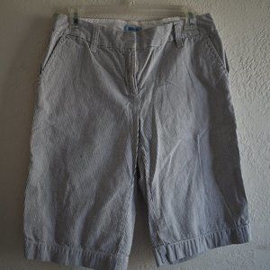 IZOD VERTICAL STRIPED BERMUDA SHORTS